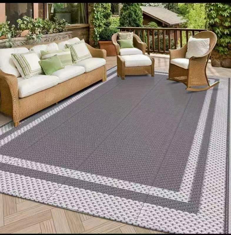 Outdoor carpet mat